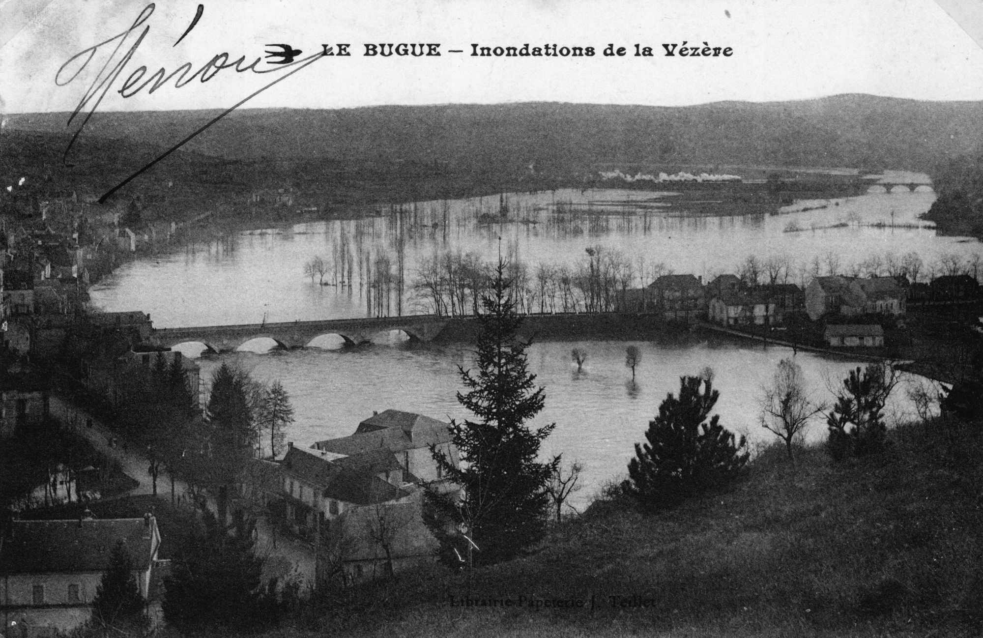 LE BUGUE – Inondations des Quais par la Vézère
Carte postale – Librairie Papeterie – Teillet