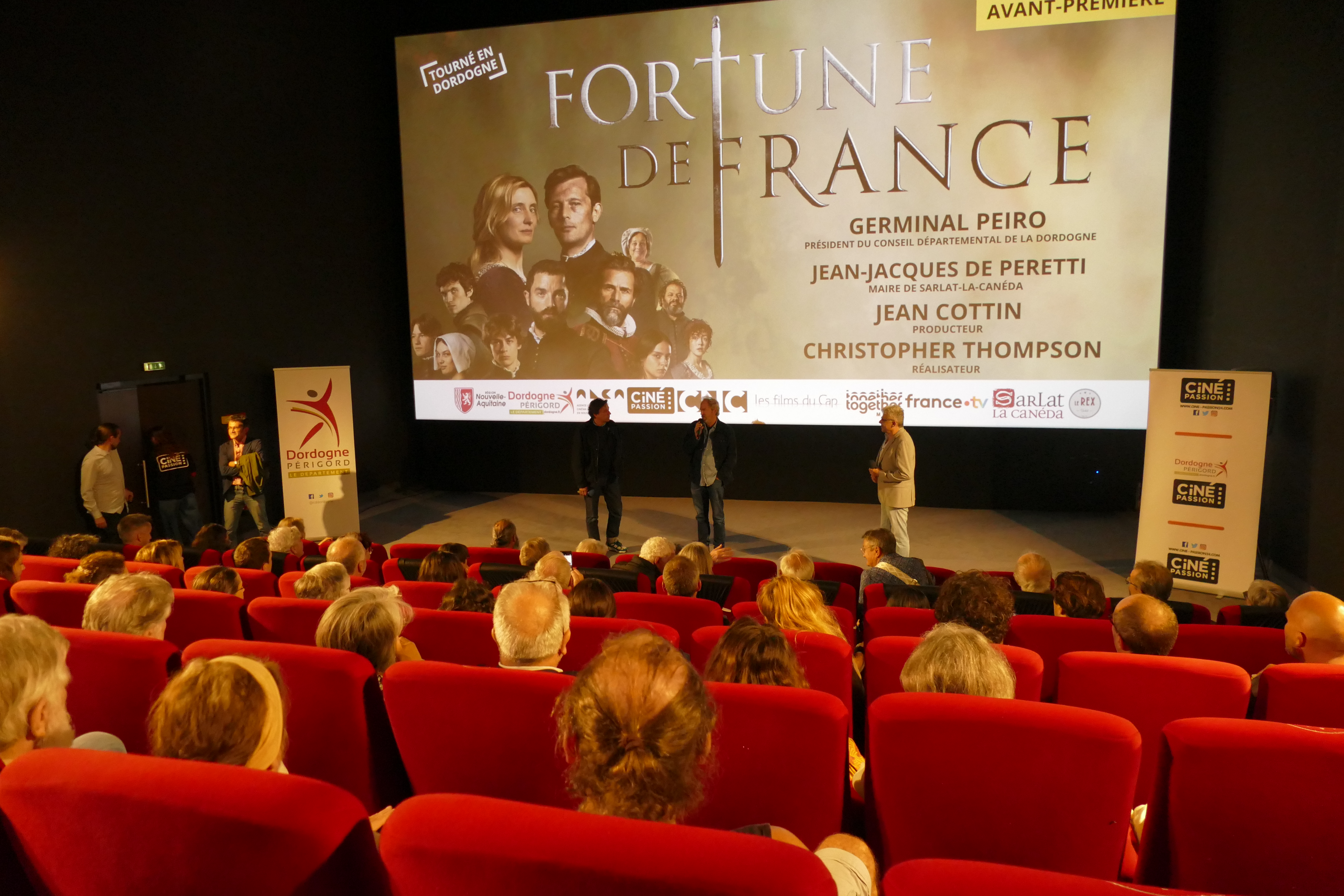 Fortune de France en avant-première au ciné Rex de Sarlat
© Sophie Cattoire / FERRASSIE TV