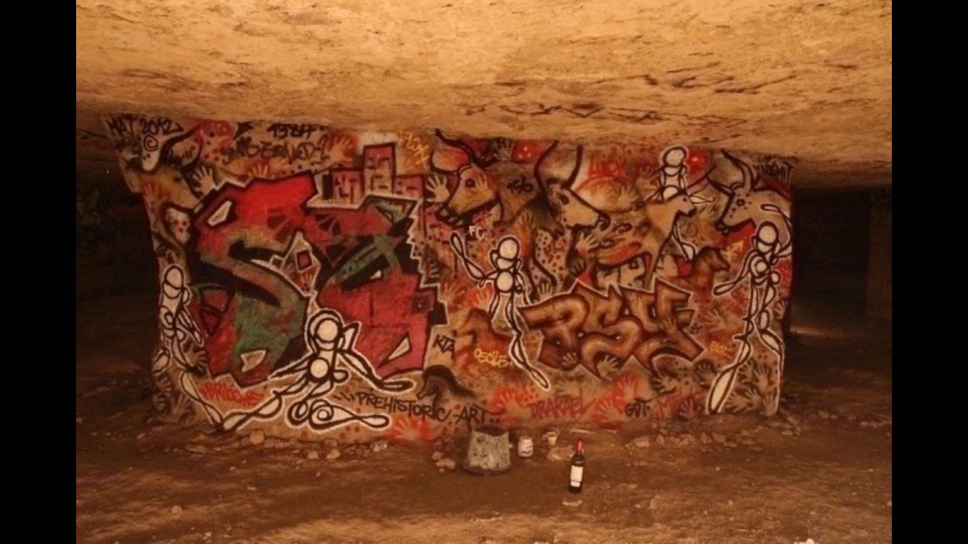 Alexandre Stolypine, alias Psychoze Nolimit, painting inspired by Lascaux, 2016. Paris, catacombs.